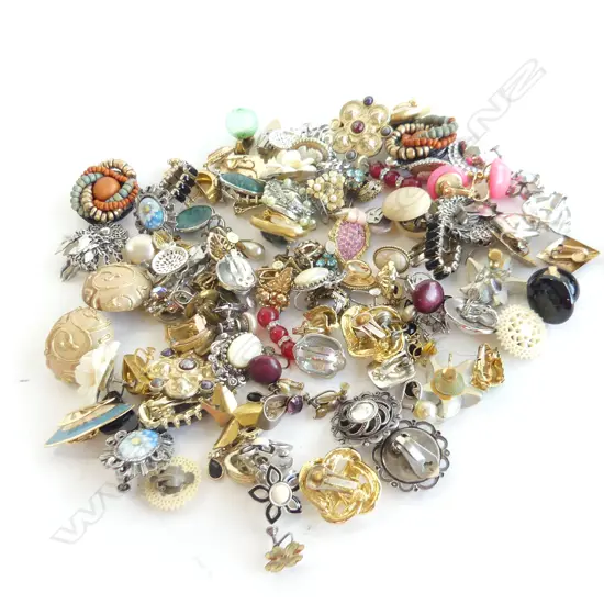 ASST. COSTUME EARRINGS