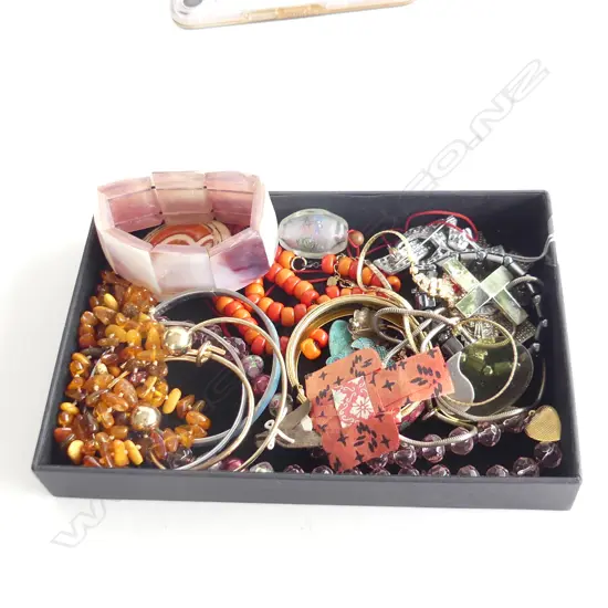 TRAY COSTUME JEWELLERY ENAMEL SILVER PEACOCK ETC