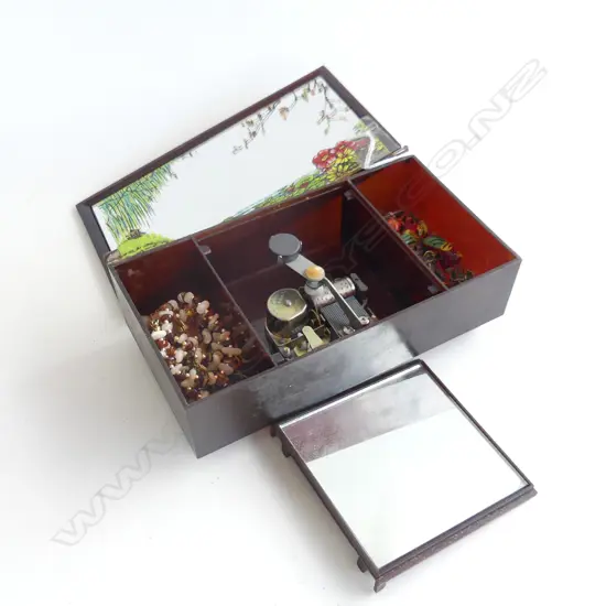 OLD JEWELLERY BOX OF COSTUME JEWELLERY (LID BROKEN)