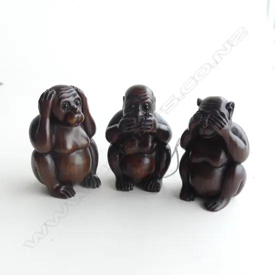 3 ORIENTAL CARVED WOODEN MONKEY NETSUKE H.45mm
