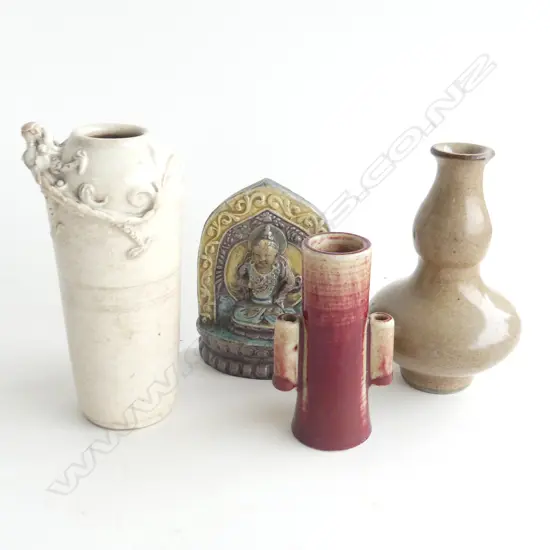 5 SML ORIENTAL CERAMICS; 1 VASE w. CHIP, ANOTHER w. DRAGON H.135mm