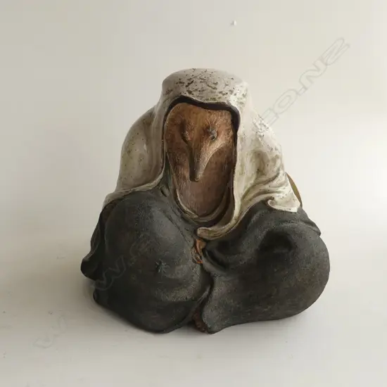 VINTAGE CERAMIC SEATED FIGURE OF KUZUNOHA H.210mm 