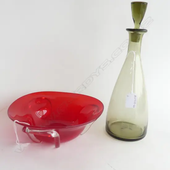 MID CENTURY STYLE OLIVE GREEN GLASS DECANTER WITH STOPPER (H320MM) + RED GLASS BOWL (DIA 230MM)