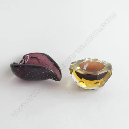 MURANO GLASS SM FACET CUT BOWL (DIA 95MM) + TEAR DROP SHAPE PURPLE GLASS BOWL WITH CONTROLLED BUBBLES L. 135MM