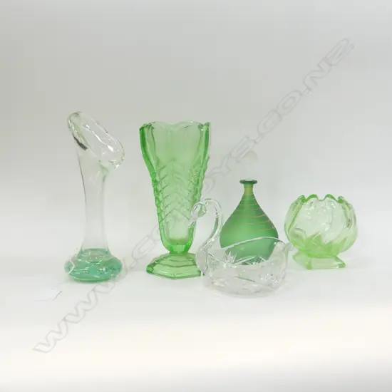 4 PCS GREEN GLASS;; 2ART DECO VASES,  SCENT BOTTLE & HOKITIKA GLASS VASE + ETCHED GLASS SWAN CANDY DISH (L 150MM)