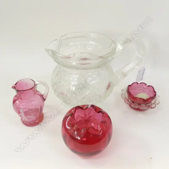 3 PCS VINTAGE CRANBERRY GLASS INCL MARY GREGORY BOWL + CUT CRYSTAL JUG (H155MM) + SM GLASS PAINTED EGG