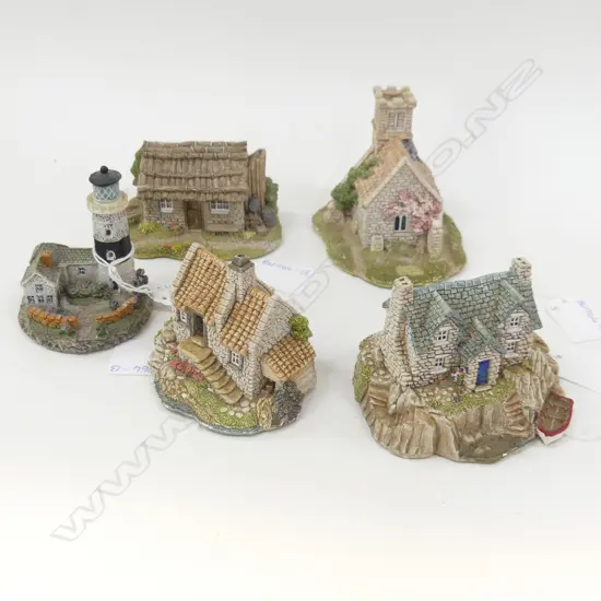 4 LILLIPUT LANE COTTAGES + LIGHTHOUSE 