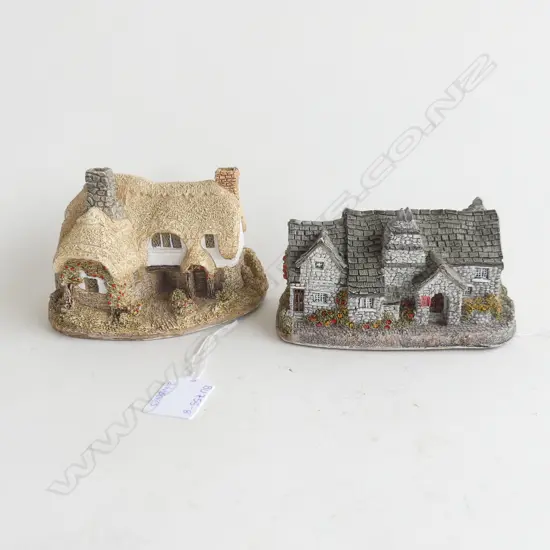2 LILLIPUT LANE COTTAGES WITH BOXES; OSTLERS KEEP & TINTAGEL 