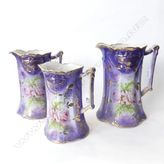 THREE PORCELAIN ENGLISH GRADUATING JUGS – H.170mm-220mm