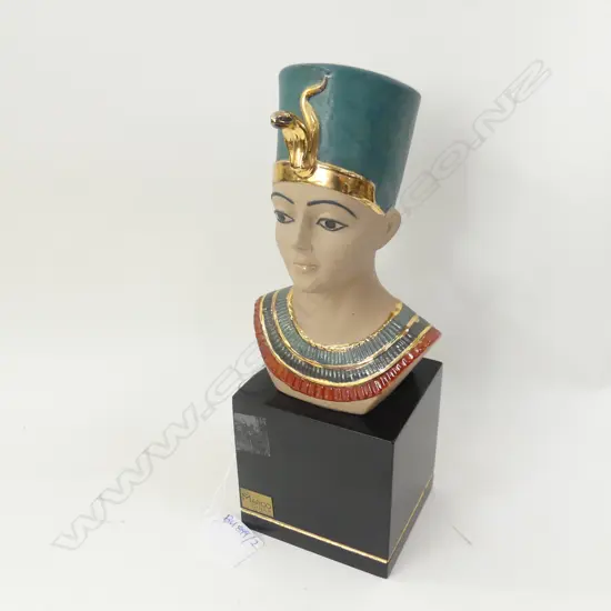 MARCO GINER (SPANISH PORCELAIN) NEFERTITI BUST H.255mm