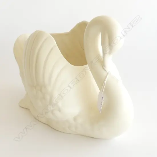 LGE WHITE CROWN LYNN SWAN hairline to wing H.210mm