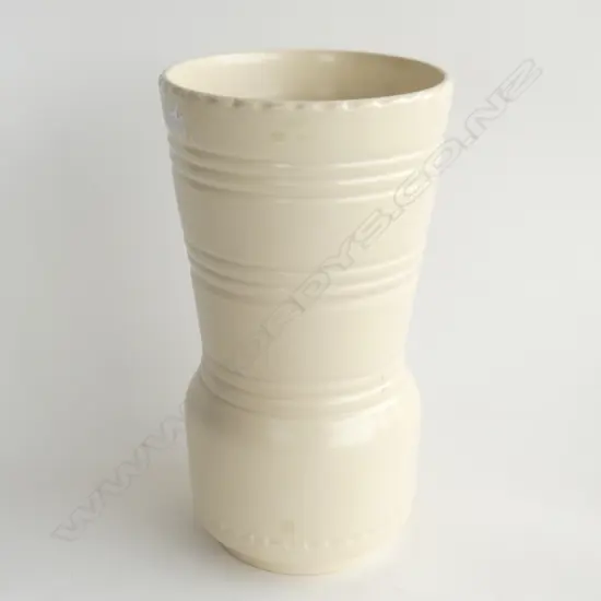 LGE WHITE SUSIE COOPER VASE H.260mm