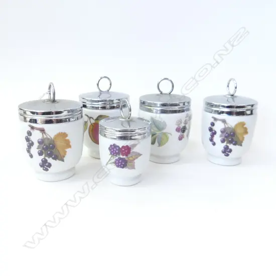 7 ASST ROYAL WORCESTER EGG CODDLERS, 4 LG & 1 SM INCL 2 SM BOXED (BIRD PATTERN))