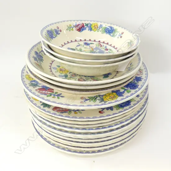 18 PCES MASONS 'REGENCY'; 11 LUNCHEON PLATES / 7 ASST. BOWLS...