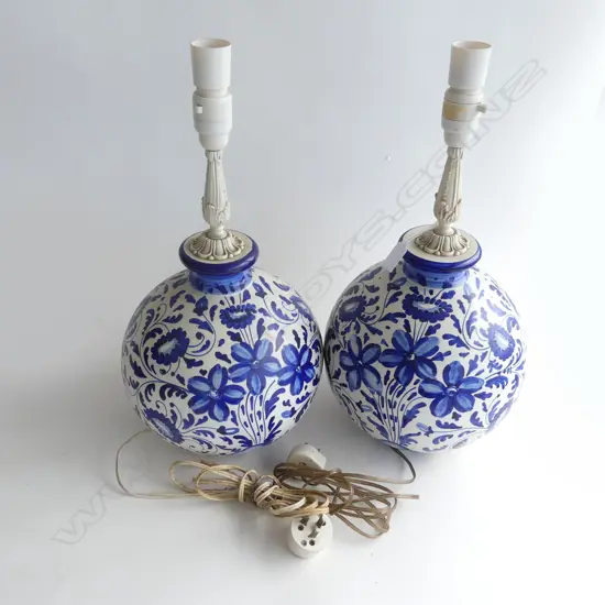 PR HAND PAINTED B/W LAMPS (no shades) H.450mm