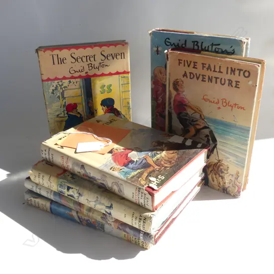7 ASST OLD ENID BLYTON HARD COVER BOOKS; SECRET SEVEN, FAMOUS FIVE ETC.