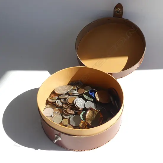 LEATHER COLLAR BOX w. ASST. WORLD COINS 180mm dia