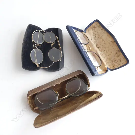 4 PRS VINTAGE EYE GLASSES / SPECTACLES