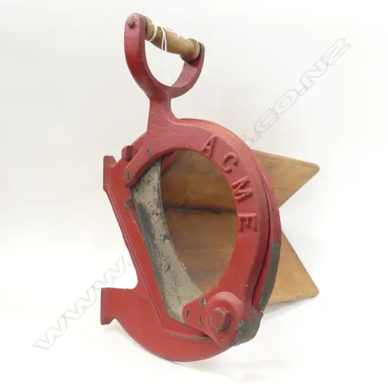 VINTAGE ACME GUILLOTINE CUTTING TOOL W.320mm