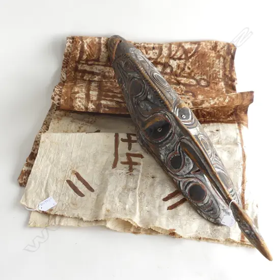 CARVED WOODEN PNG MASK H.700mm + TAPA CLOTH