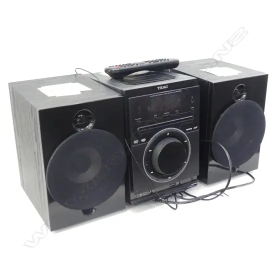 TEAC 3 PCE STEREO SPEAKERS + REMOTE
