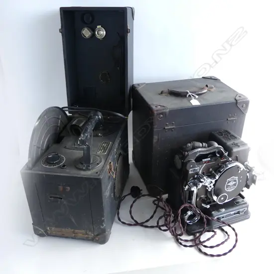 KODASCOPE MODEL B 16mm MOVIE PROJECTOR AND ACCOMPANYING ILLUSTRAVOX SOUND SYSTEM FIRST SELF THREADING MODEL 1928