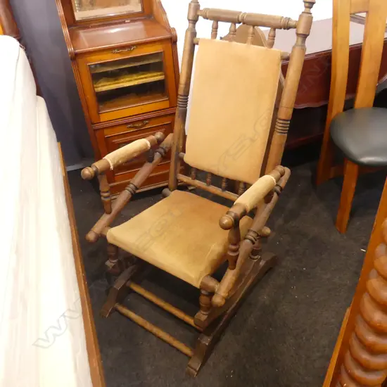 COLONIAL ROCKING CHAIR