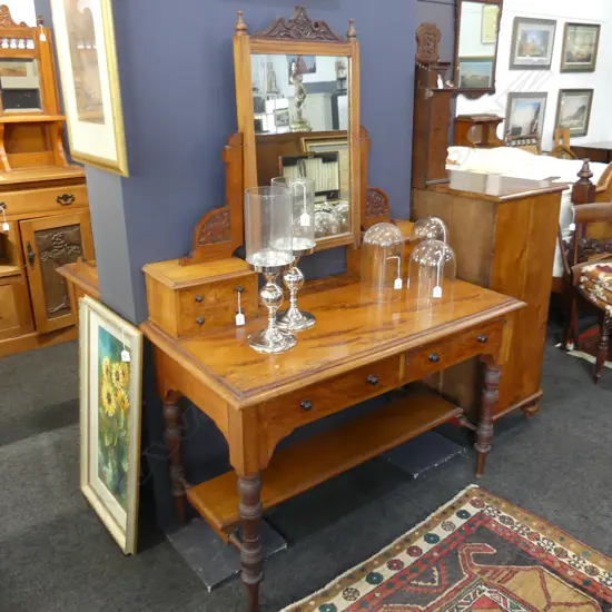 COLONIAL FIGURED KAURI DRESSING TABLE