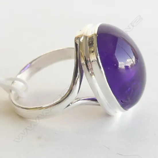 STG SILVER & AMETHYST CABOCHON RING SIZE P