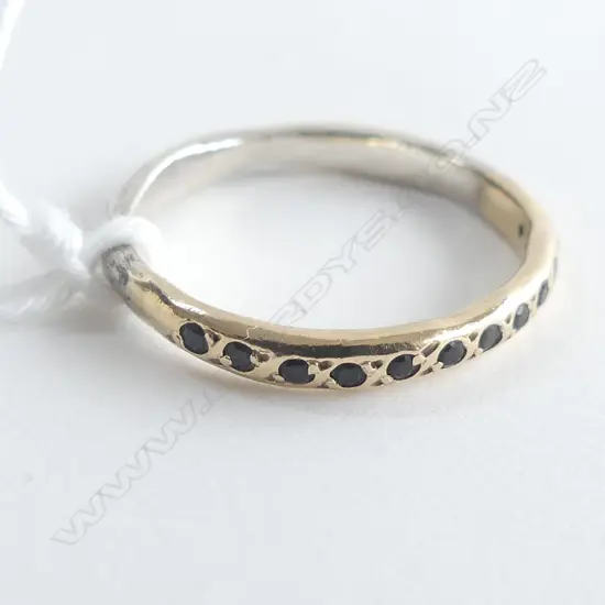 ALEXANDRA DODDS GOLD AND SILVER RING SET WITH SMALL STONES TOTAL WEIGHT 2.3g SIZE P