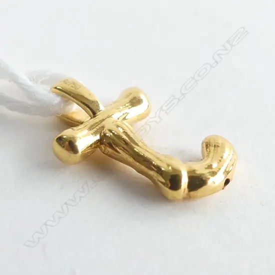18CT GOLD CHARM