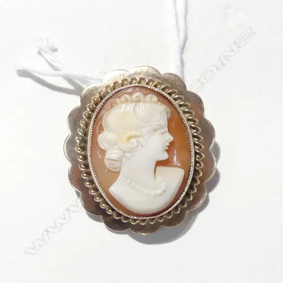 9CT CAMEO BROOCH 4.94gms