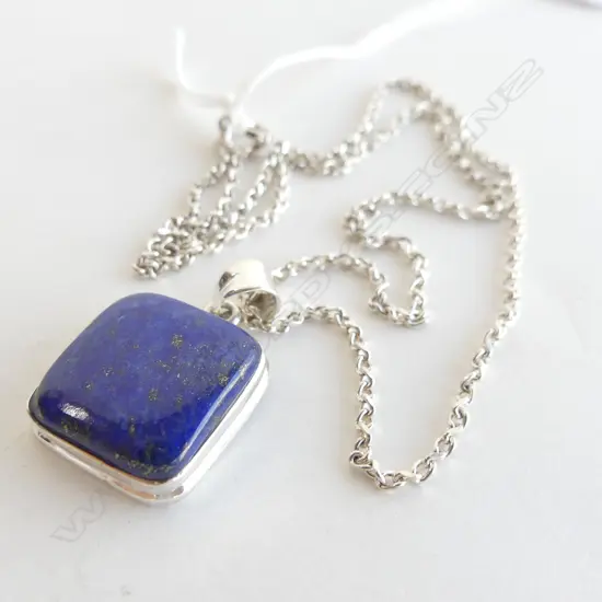 STG SILVER & LAPIS LAZULI SQUARE PENDANT & CHAIN
