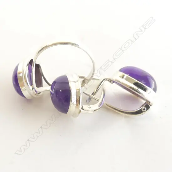 STG SILVER & AMETHYST 3 PC SET; OVAL CABOCHON RING & PR OVAL EUROPEAN LOCK EARRINGS
