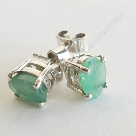 STG SILVER & DOUBLE CROWN SET EMERALD STUD EARRINGS