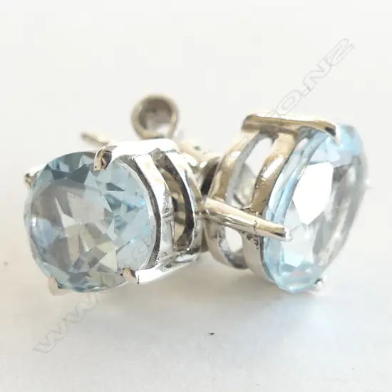 STG SILVER & DOUBLE CROWN SET BLUE TOPAZ STUD EARRINGS