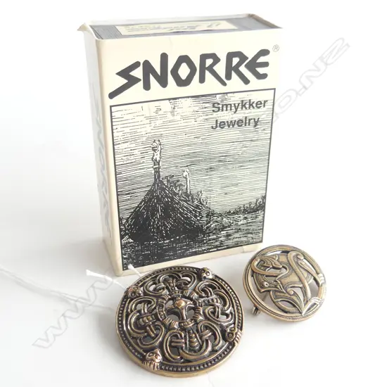 VINTAGE SNORRE SMYKKER BRONZE PENDANT AND BROOCH DIA 42MM IN ORIGINAL BOX  & METAL CELTIC DRAGON BROOCH