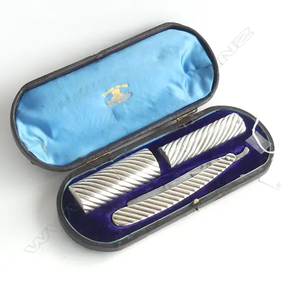 VICT FANCY S/PLATE BOXED SHAVING SET. RAZOR BRUSH & CONTAINER. Edmond Johnson Dublin