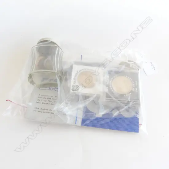 BAG LOT COLLECTORS COINS INCLUDES CHURCHILL CROWN ETC