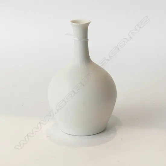 BLANC DE CHINE SMALL VASE H140MM
