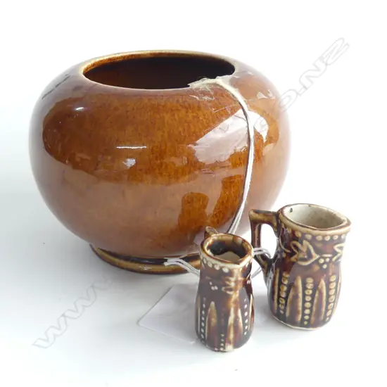 LUKE ADAMS VASE H.80mm + 2 MINI JUGS ATTRIB. Luke Adams