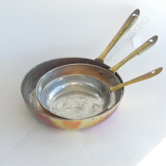 SET OF 3 COPPER & BRASS HANDLED ITALIAN FRYPANS LARGEST W250MM