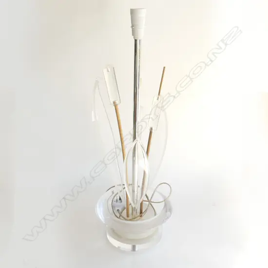 STYLISH LUCITE REED LAMP W reeds & leaves in wide base H.690mm