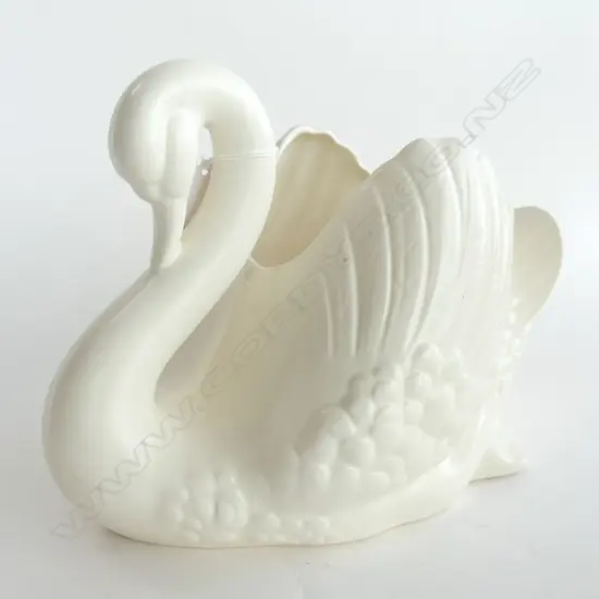 LARGE CROWN LYNN SWAN. FEMALE TYPE L. 300mm .170 MARK 1950s BACKSTAMP .FACTORY UNDERGLAZE FRIT AT BASE 