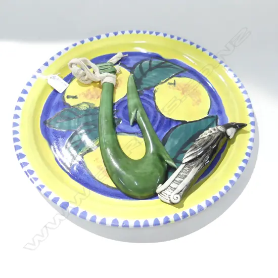 MORRIS & JAMES PLATTER + OTHER NZ POTTERY, DIA.390mm