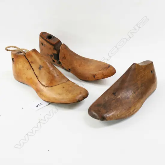 3 VINTAGE WOODEN SHOE STRETCHERS 
