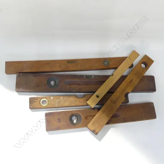 6 WOODEN LEVEL RULERS LARGEST L.660mm