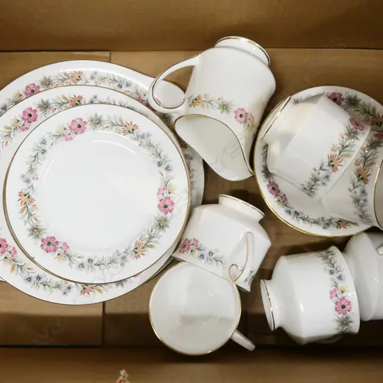 BOX PARAGON 'BELINDA'  26 PC TEA SET