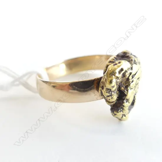 ANTIQUE GOLD NUGGET & 18CT RING NZ maker? 8.8gms