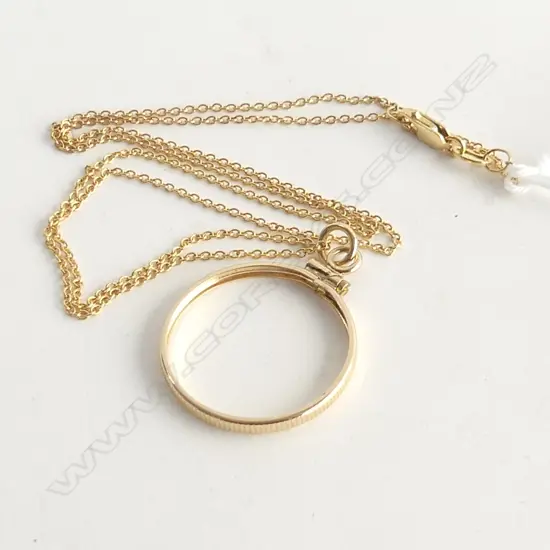 9CT GOLD  COIN FRAME PENDANT & CHAIN 3.4GMS